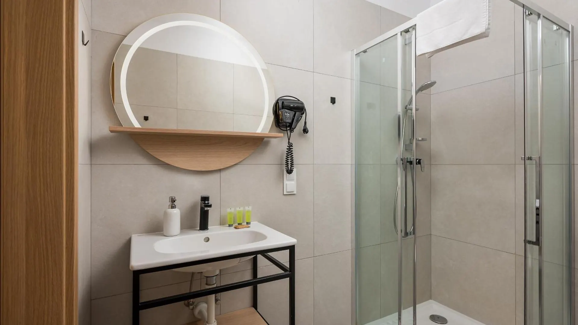 National Stadium Apartments Warschau